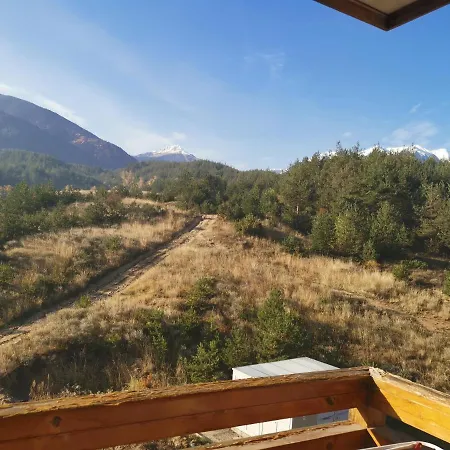 Miro's Family -close To The Woods, Mountain View Apartment Bansko
